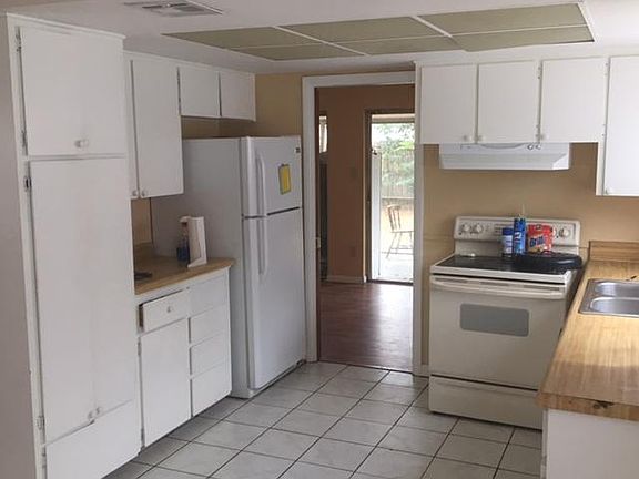 Kitchen from Breakfast knok