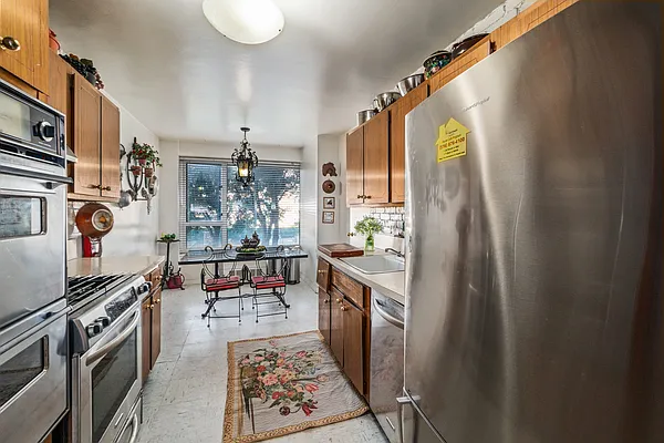 Sold by Lovett Realty, Inc. | media 8