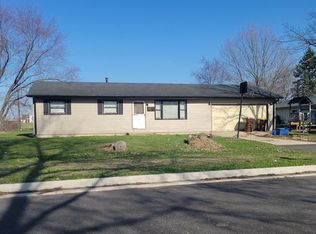 8605 Indigo Ln, Machesney Park, IL 61115