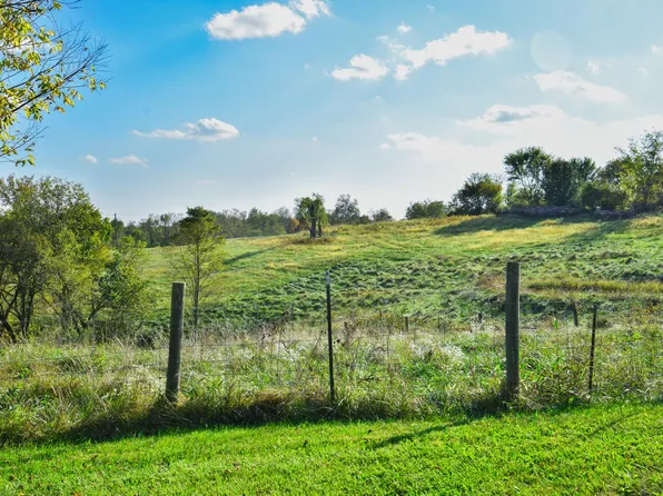 82 Thompson Rd, Lancaster, KY 40444