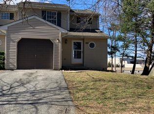 882 Maryland Ct, Whitehall, PA 18052
