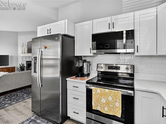 4th image of 1945 Bristlecone Dr