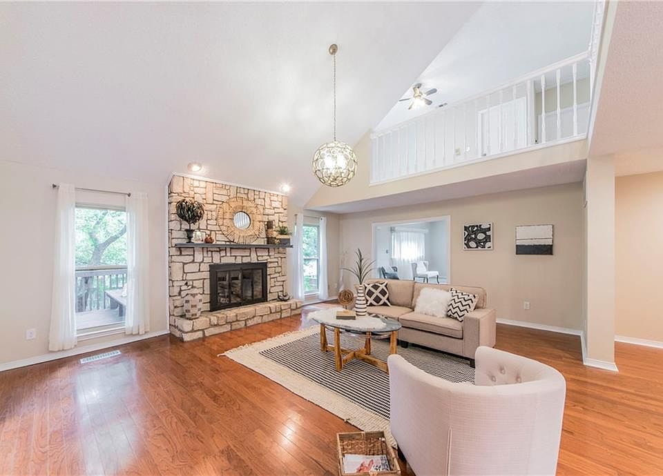 1st image of 402 Rockgate Ct