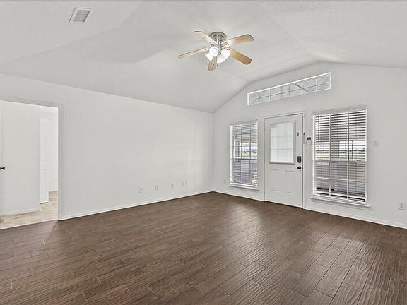4th image of 2100 1/2 Caroline St