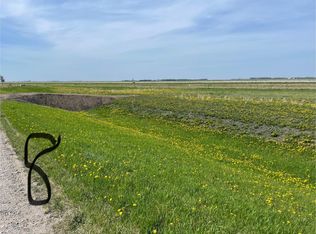 8 County Line, Grandin, ND 58038