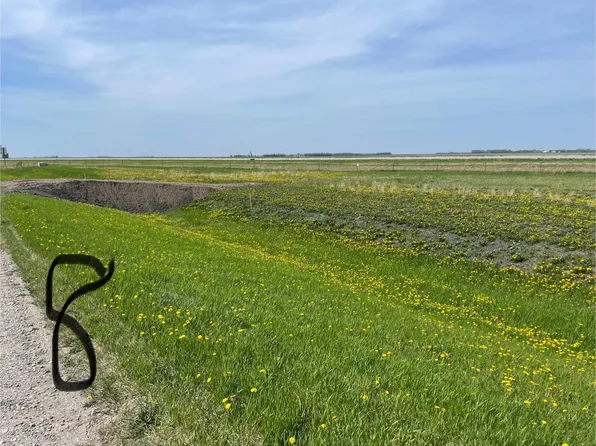 8 County Line, Grandin, ND 58038