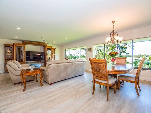 3rd image of 1233 Wildwood Ln