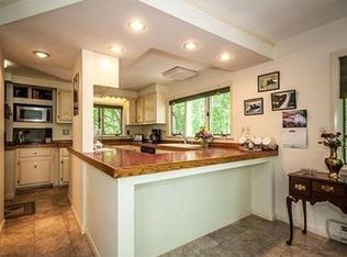 134 Arlington Rd, Woburn, MA 01801