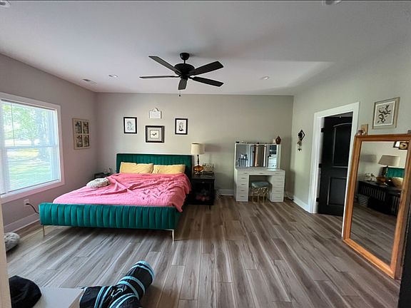 5th image of 233 Bocock Rd