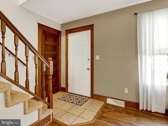 2nd image of 105 Gardenia Dr