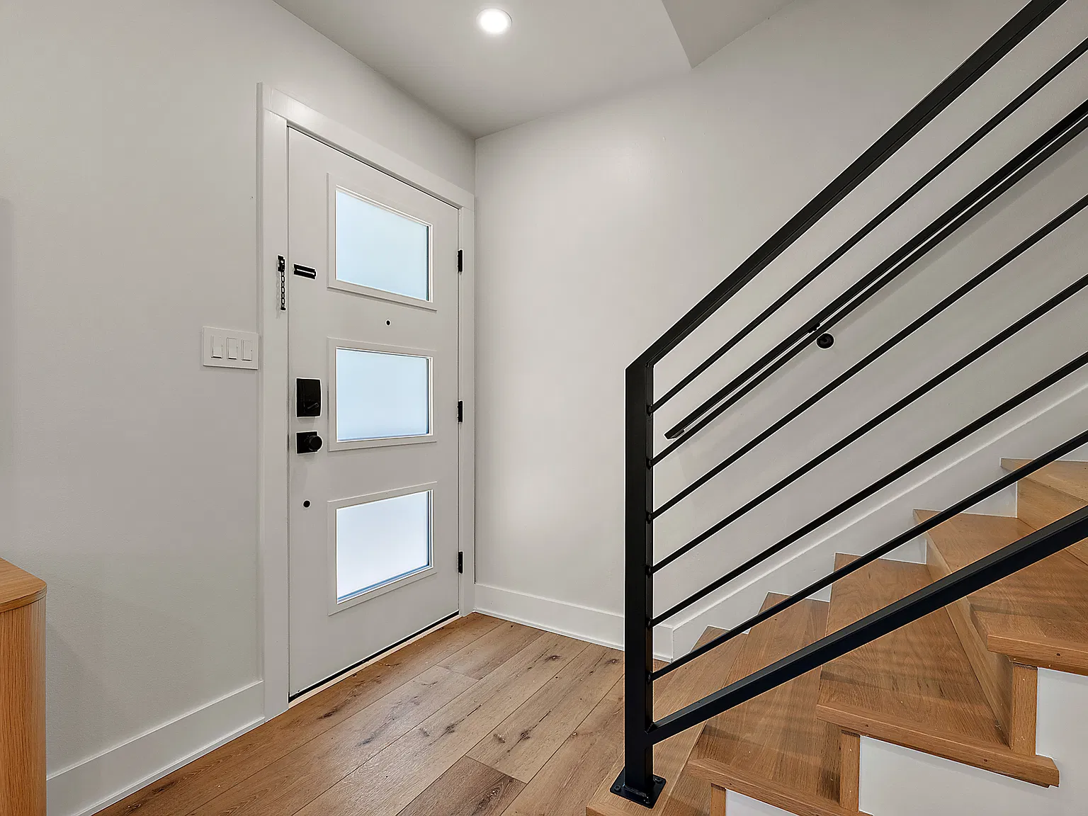 3 bed, 1.5 bath, 1234 sqft, $3,498 — Photo 3