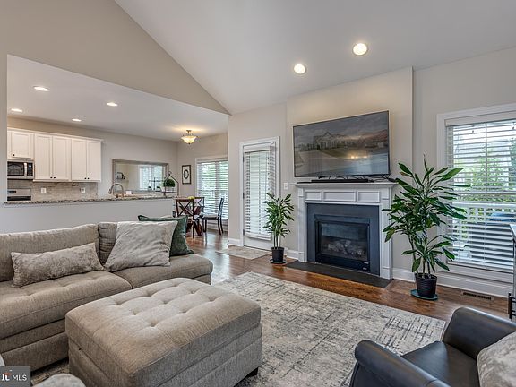 4th image of 158 Abrams Pointe Blvd