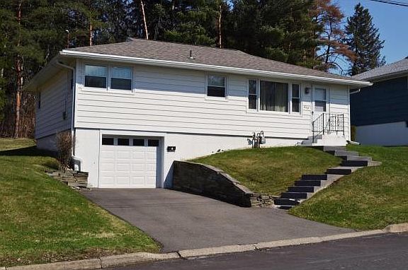 3rd image of 310 Doyleson Ave