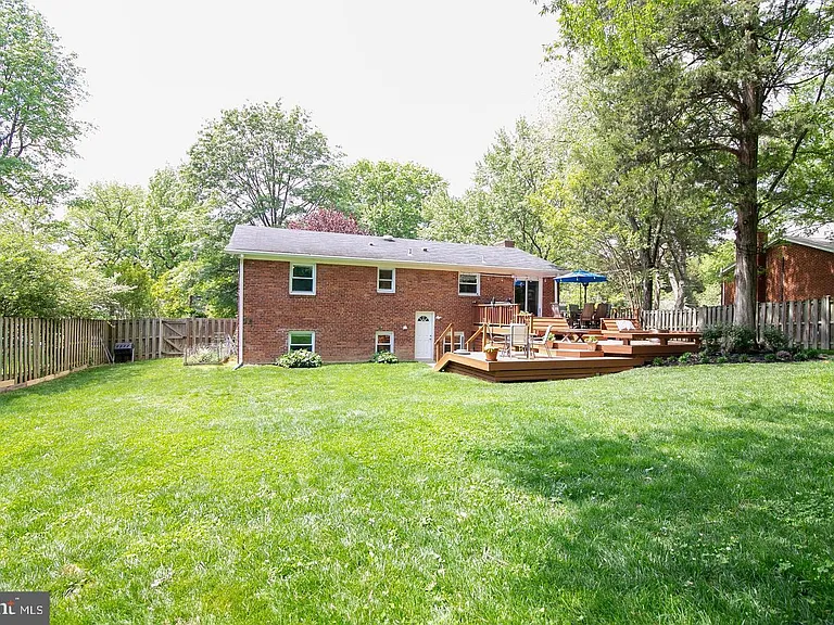 8411 Morey Ln — Photo 10