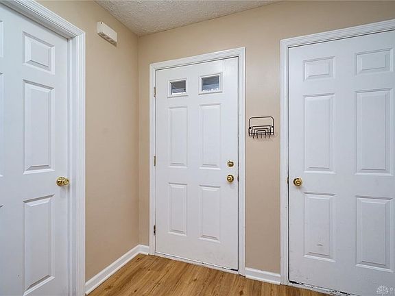 3rd image of 4874 Livingstone Ave