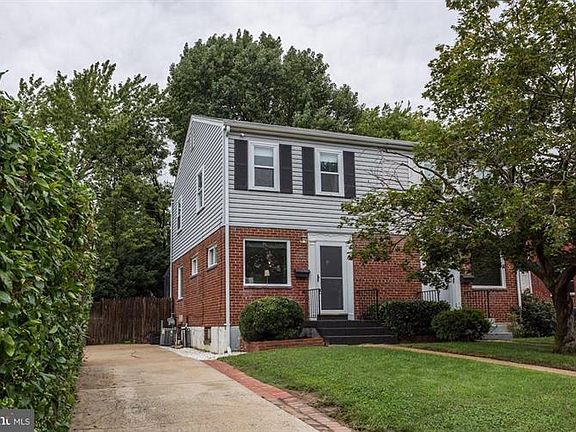 3rd image of 2208 Dartmouth Dr