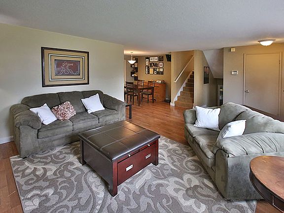 3rd image of 2127 SE 54th Ave