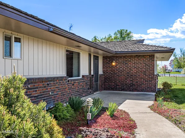 81 Valley View Rd, Zillah, WA 98953