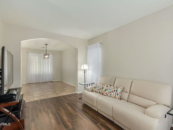4th image of 1705 W Green Tree Dr