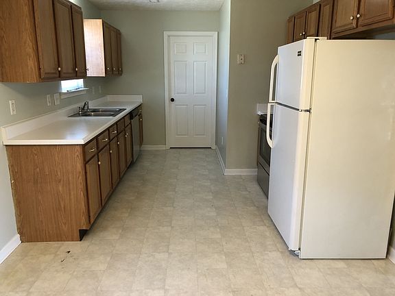 5th image of 1115 Flowers Ct