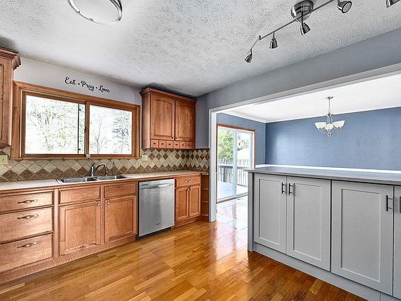 4th image of 13286 Boston Rd