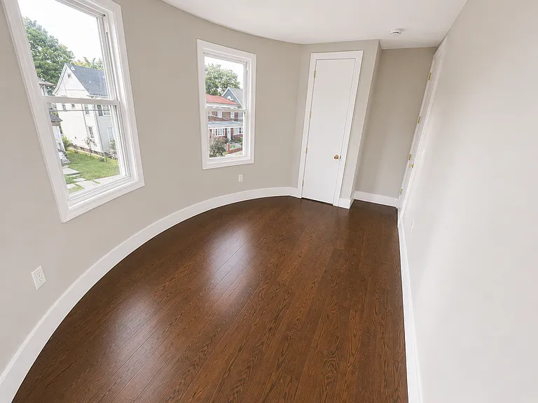 61 Leslie St #2 — Photo 7