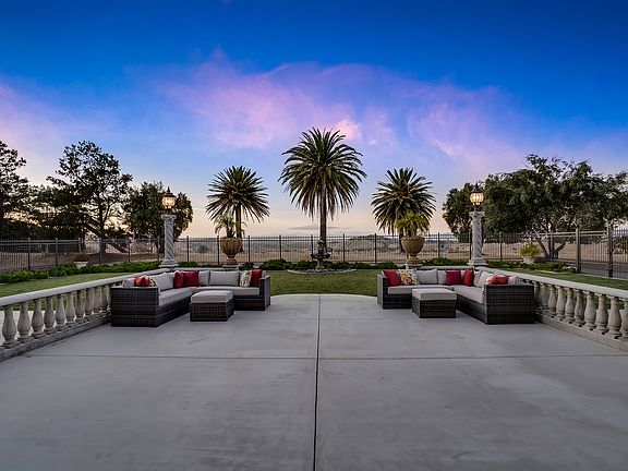 3rd image of 6465 Vineyard Estates Dr