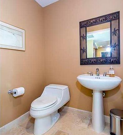 2nd image of 924 SE 2nd St APT 10