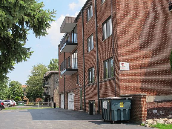 3rd image of 10409 Mayfield Ave APT 3C