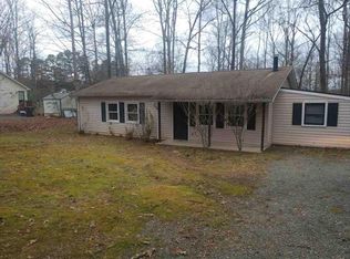 16 Englewood Dr, Palmyra, VA 22963