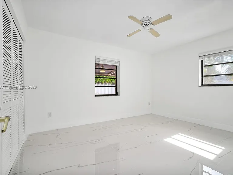 230 Cranwood Dr — Photo 21
