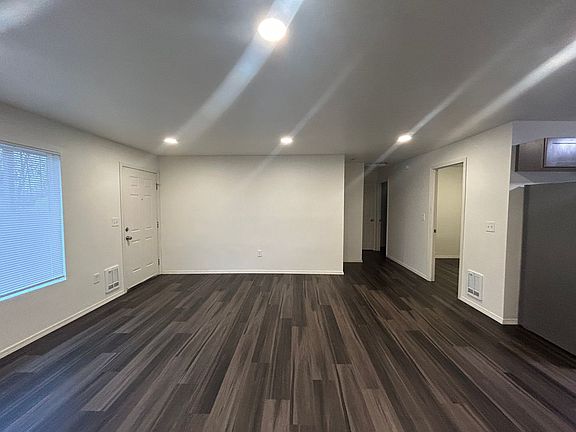 4th image of 6067 Portal Way #6