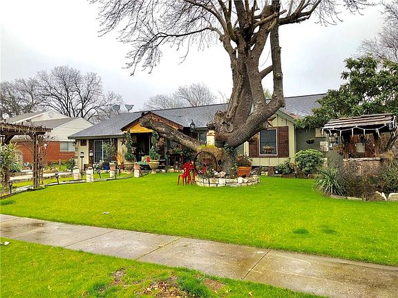 3rd image of 120 Mariana Dr