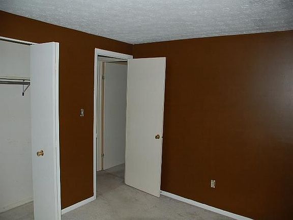4th image of 9496 Langdon Ln #202