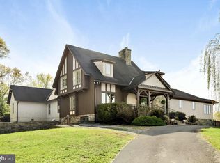 9687 Conde Rd, Marshall, VA 20115