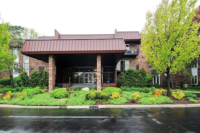1st image of 1041 W Ogden Ave #2229
