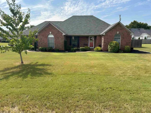 302 Anna Ave, Muscle Shoals, AL 35661
