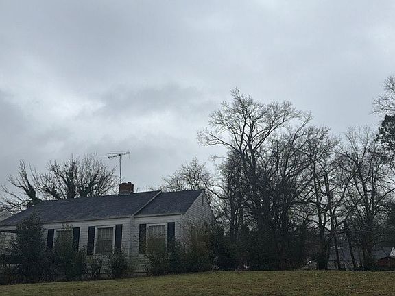 2nd image of 1221 41st St
