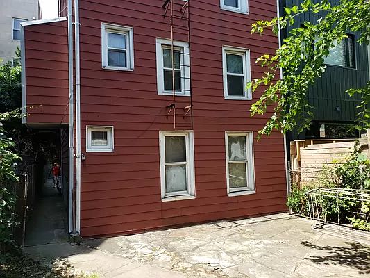 4th image of 119 Underhill Ave #Townhouse