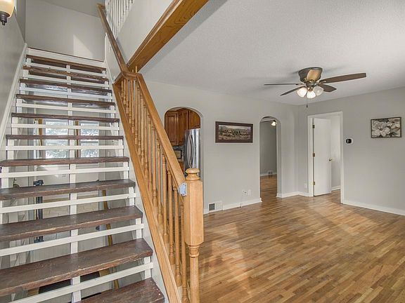 4th image of 5357 Raymond Ave