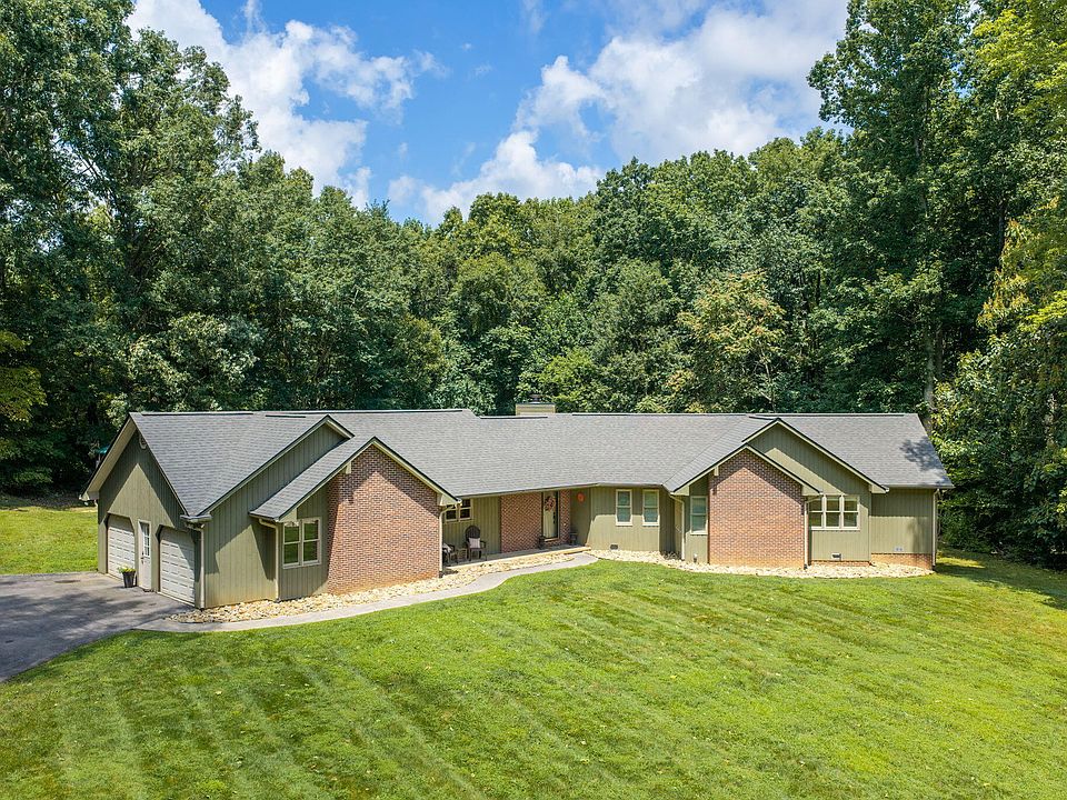 1st image of 2082 Ridgewood Dr