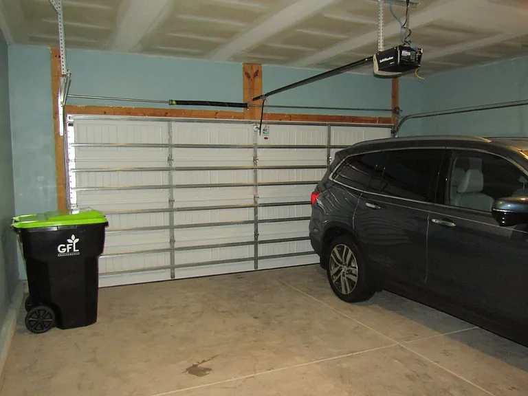 2165 Ainsley Dr — Photo 38