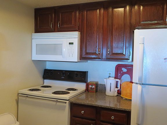 4th image of 14802 Windward Dr Unit 215