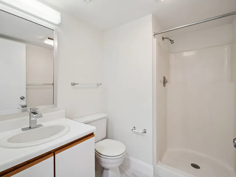 Mountain View Apartments — Photo 9