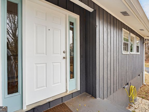 2nd image of 149 Forest Hill Rd SW