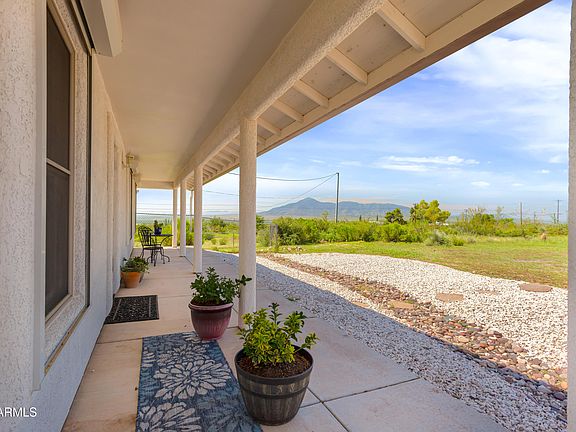 5th image of 83 MARICOPA Drive