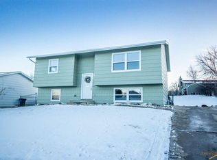 713 Comet Ct, Rapid City, SD 57701