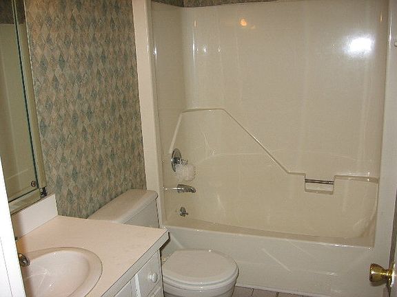 5th image of 4101 Sherwood Dr N