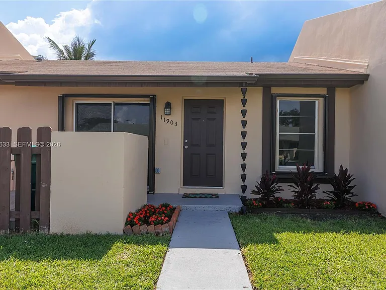 11903 SW 110th Street Cir E #11903 — Photo 2