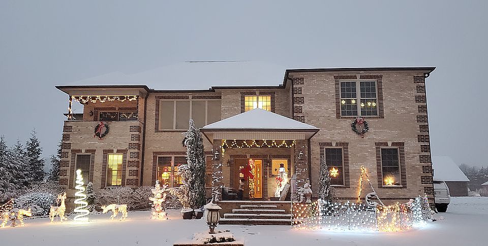 2nd image of 1201 Linford Cir